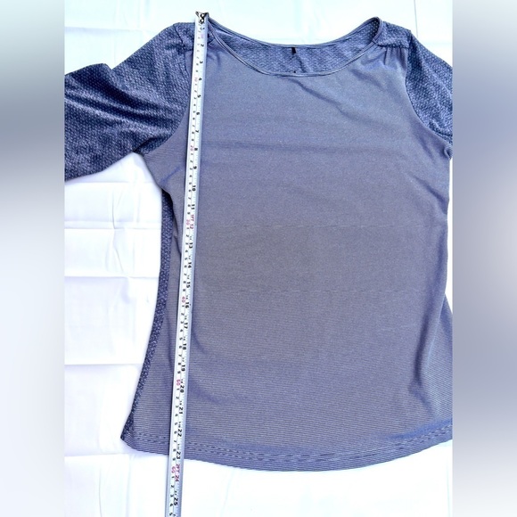 Prana women's blue white striped print stretch short-sleeved t-shirt Sz S - Picture 2 of 5